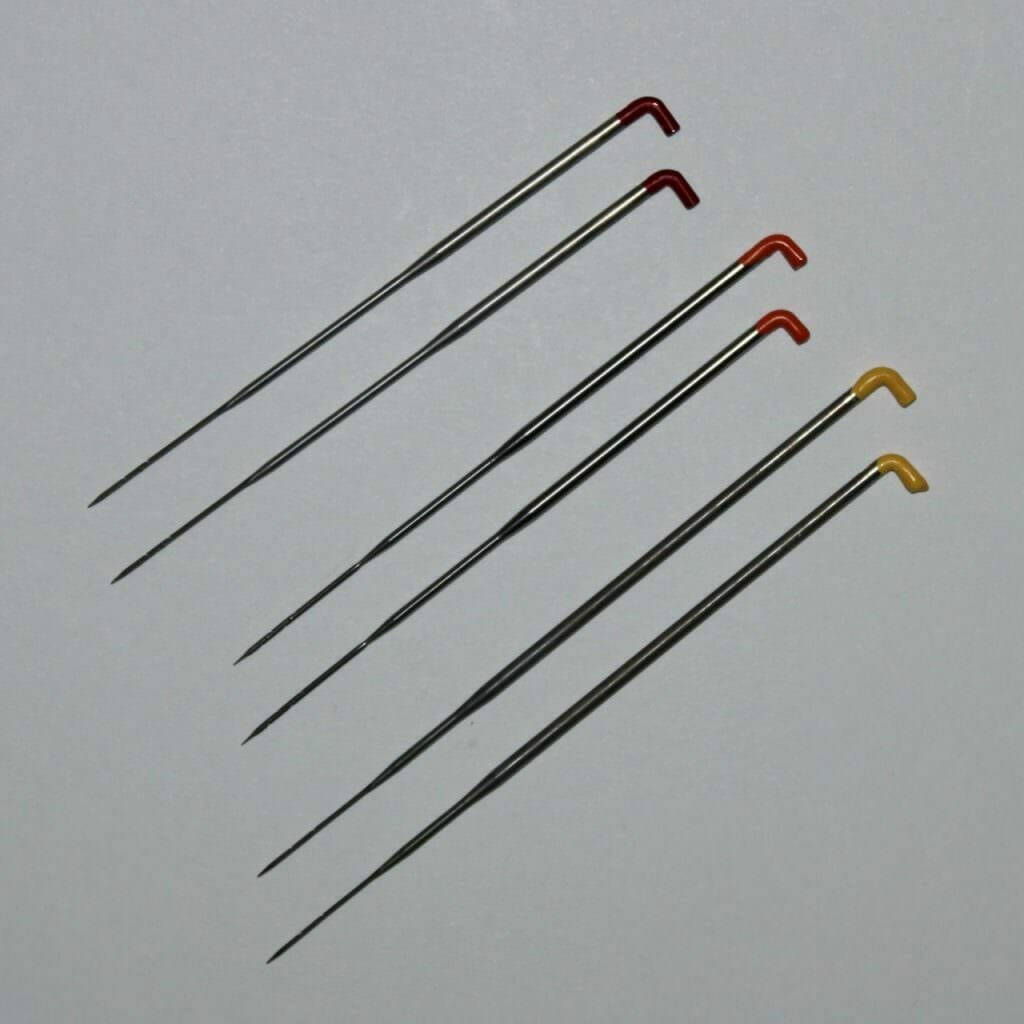 Triangle Felting Needles - 36 Gauge - Red - Fibrecraft